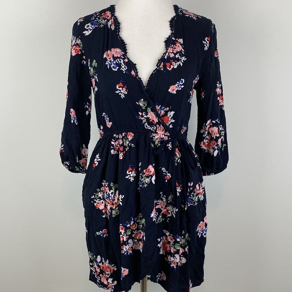 Band Of Gypsies Wrap Dress Size Small Navy Blue Floral Print Tie Waist Womens